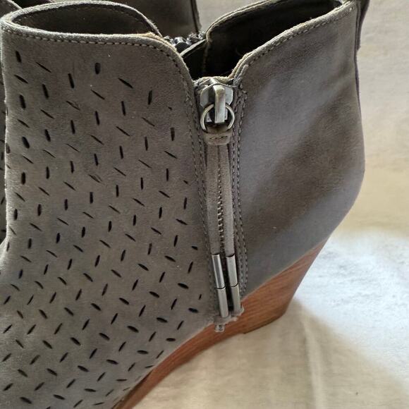Report Granger 11 Gray Cut Out Wedge Booties Ankle Boots - Picture 3 of 7